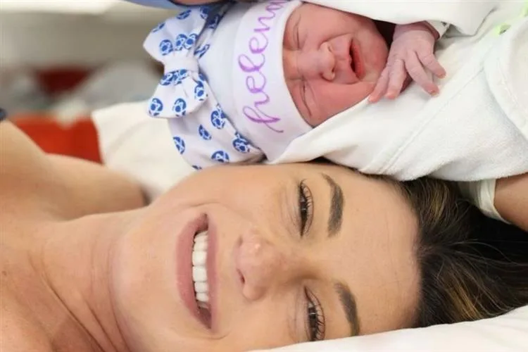 Nasce Helena, a primeira filha de Bruna Magalhães e Ravi Macedo