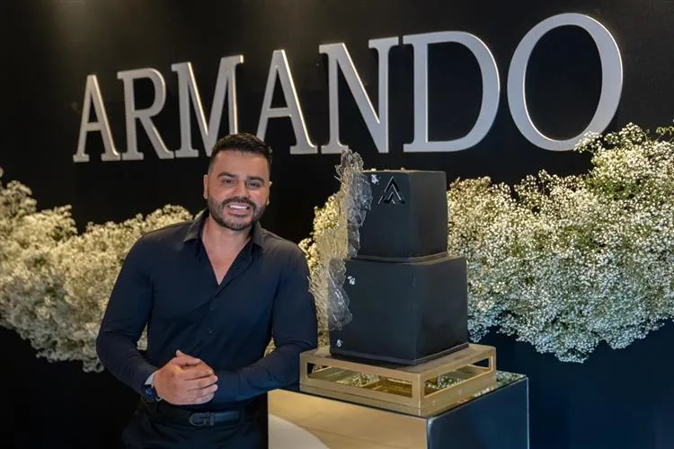Armando Araújo celebra a nova idade em grande estilo