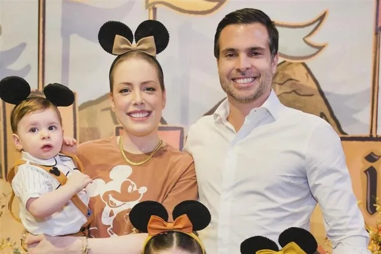 Fabiana Justus assopra primeira velinha do filho Luigi em festa intimista