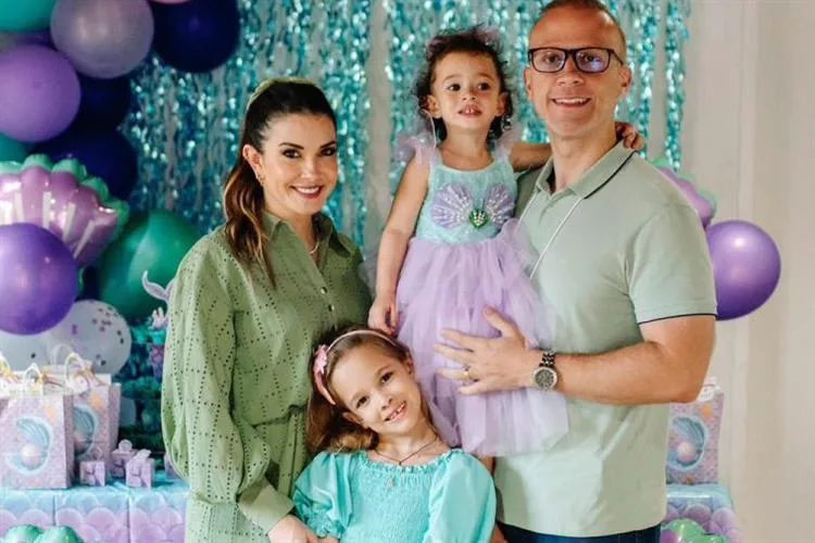 Lia Bastos e Tiago Lourenço festejam os três aninhos da filha Maria Catarina