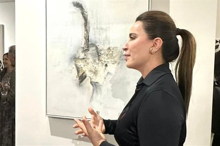 Cristina Vasconcelos no rol de artistas com exposição na recém-inaugurada Cave Galeria