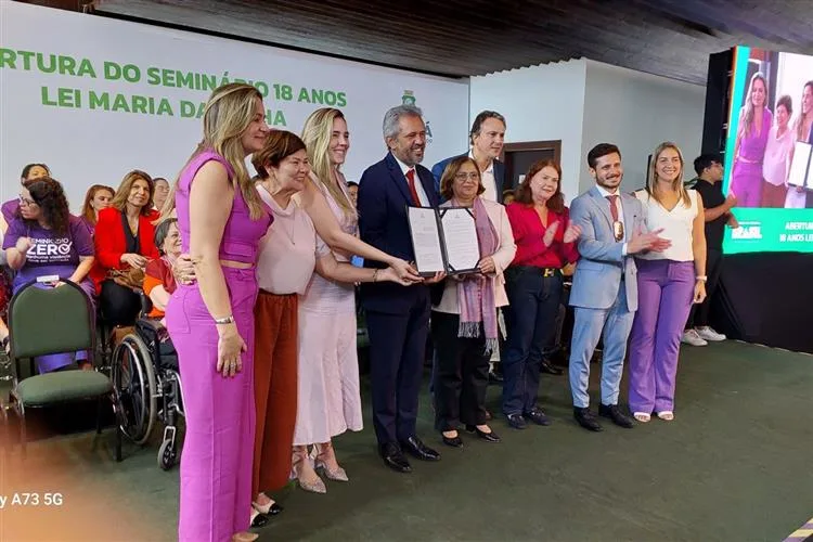 Fernanda Pessoa participa de seminário de 18 anos da Lei Maria da Penha