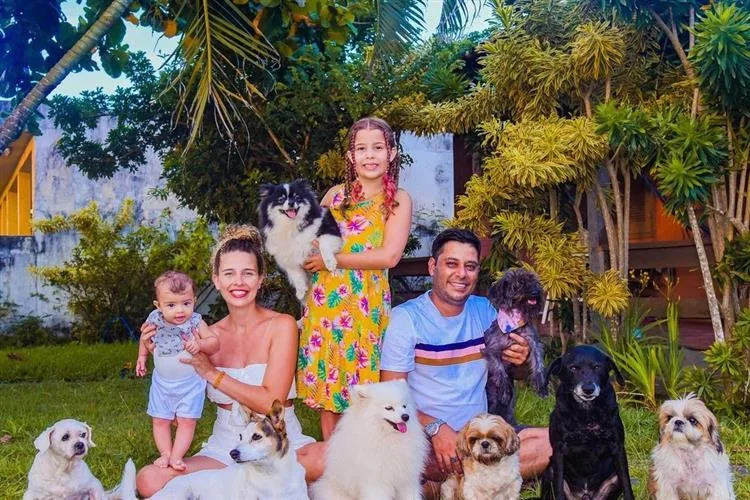 Conhecida por sua fama na infância, a atriz Débora Lagranha se tornou veterinária