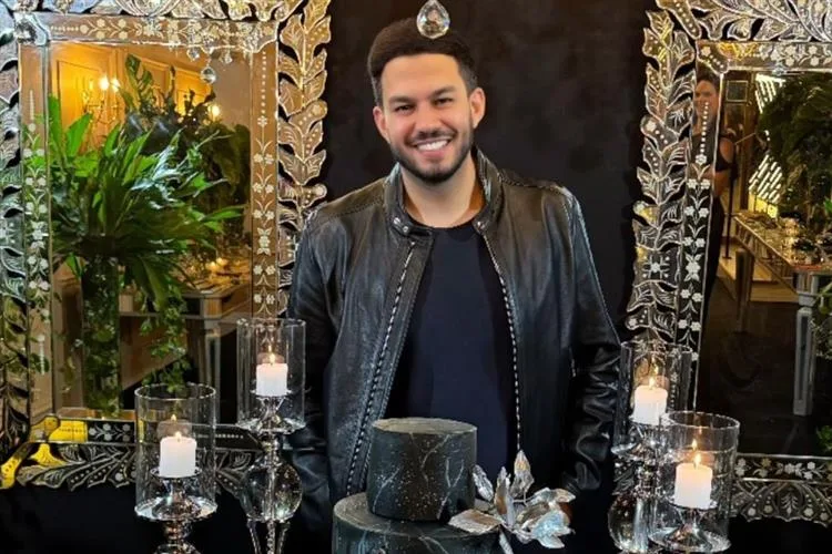 André Vitor celebra aniversário ao lado da família e dos amigos em Fortaleza