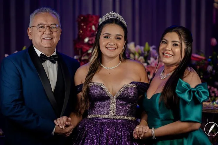 Otávio César e Ednusia Gomes realizam super festa para comemorar os 15 anos da filha Maria Júlia