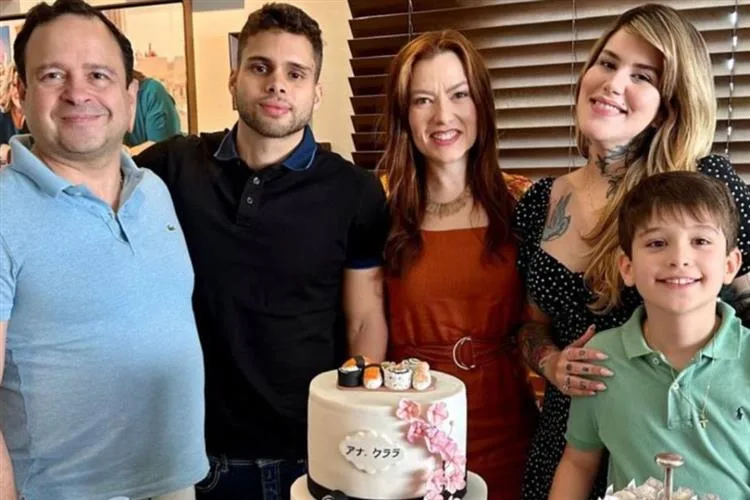 Clara Félix celebra b-day em família