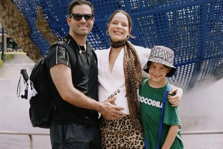 Paulinha Sampaio e Felipe Rocha em temporada de diversão em família nos parques de Orlando