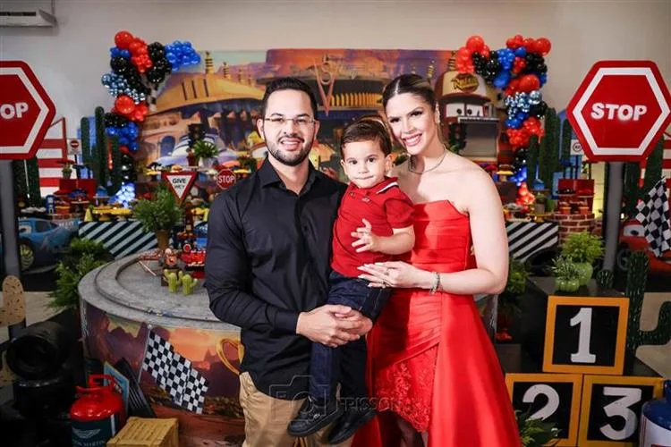 Raissa Dias e Eduardo Quezado comemoram o segundo aniversário de Gustavinho