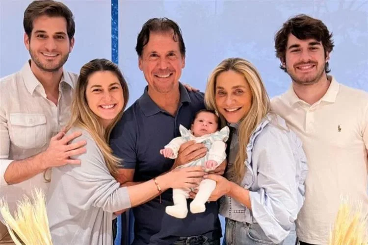 Bruna Magalhães e Ravi Macedo celebram o primeiro mês da filha, Helena