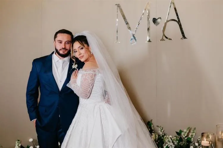 Marília Ruth e Afonso Alves festejam o amor em grande estilo