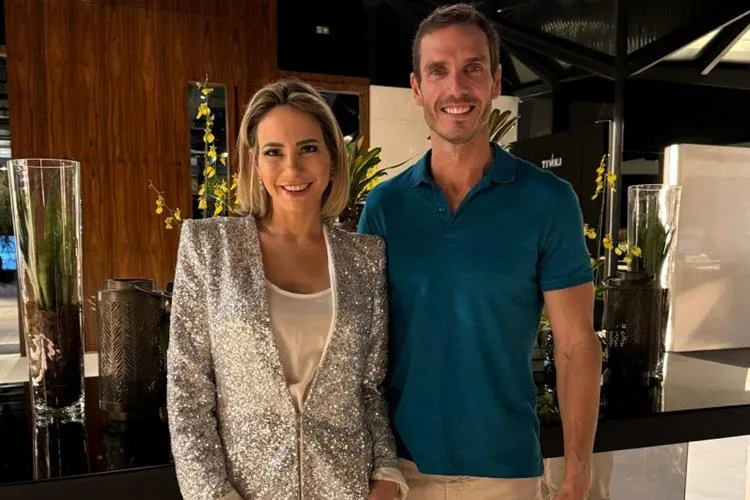 Gaída Dias e Flavio Furtado celebram aniversário de casamento em São Paulo