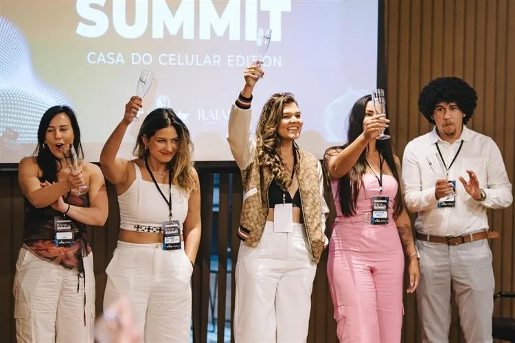 Raiar Marketing realiza evento de vendas e celebra sucesso de seu cliente Casa do Celular no Brasil