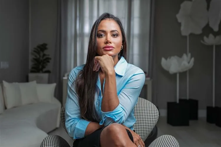 Sidiane Alvarenga: Reprogramadora Mental Superou Traumas e Ajuda Pessoas a Encontrarem Felicidade