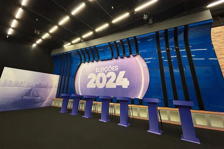 Debate da TV Cidade: veja preparativos e últimos ajustes no cenário