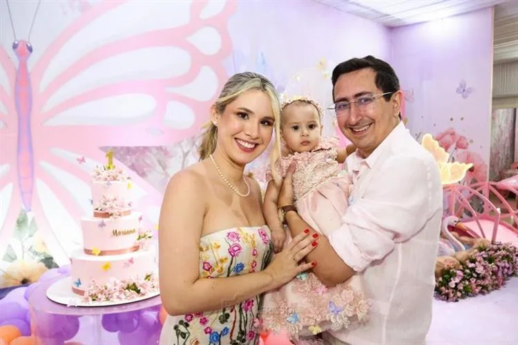 Rayssa e Roberto Victor Ribeiro comemoram o primeiro aniversário da filha Mariana