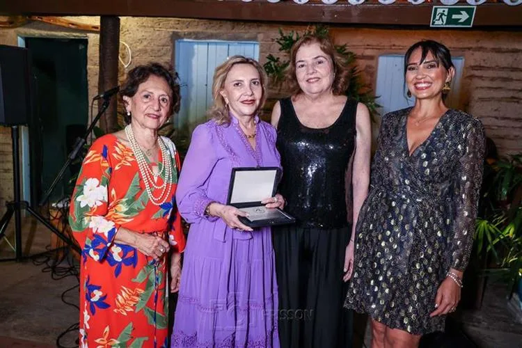 Consuelo Dias Branco é homenageada por sua irrestrita generosidade