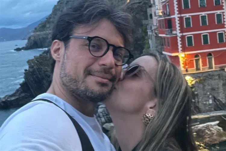 Larissa Rodrigues e Valden Capistrano curtem viagem na Itália