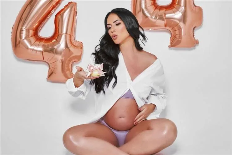 Graciele Lacerda comemora 44 anos e felicidade com gravidez