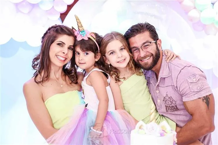 Delanie Macedo e Jefferson Vieira comemoram o quarto aniversário de Olivia