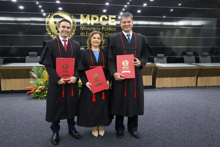MP do Ceará empossa três novos procuradores de Justiça