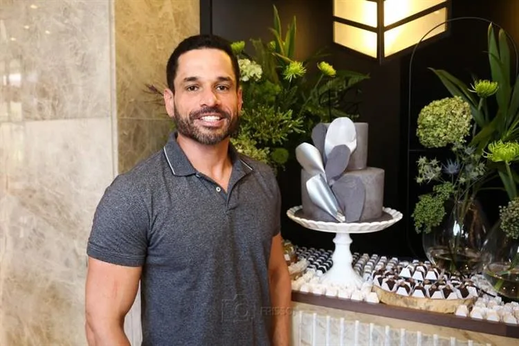 Rafael Sá celebra aniversário com alegria em nível máximo
