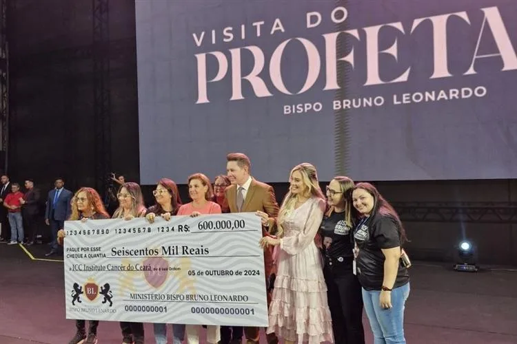 Bispo Bruno Leonardo bate recorde de público em Fortaleza e faz doação de R$ 600 mil ao ICC