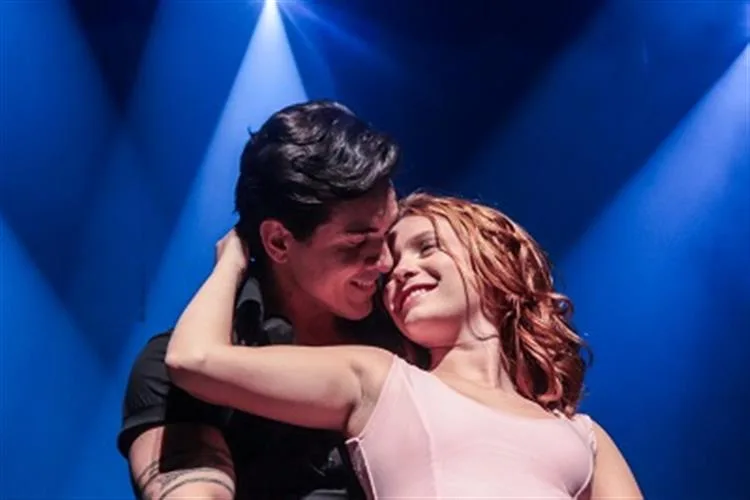 "Uma noite em ritmo quente" faz última apresentação do ano em Fortaleza