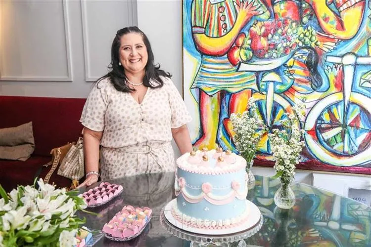 Silvana Souza brinda a nova idade em evento especial