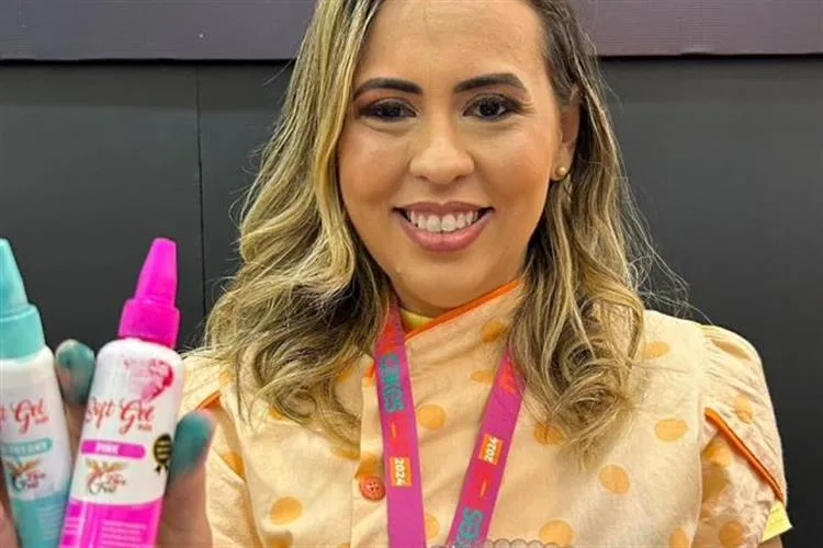 Caroline Vieira, leia-se Amor de Pirulito, causa frisson na Mara Cakes Fair