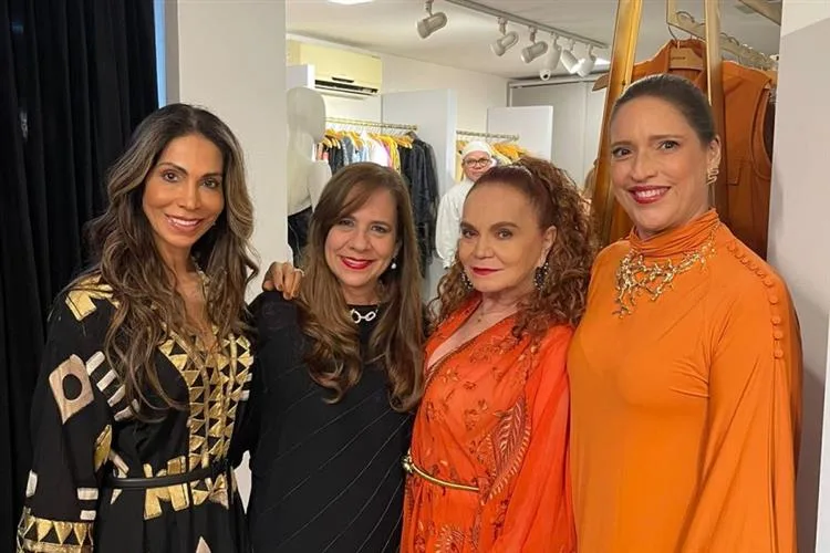 Lisieux Brasileiro recebe os parabéns em sessão sopro de velinhas