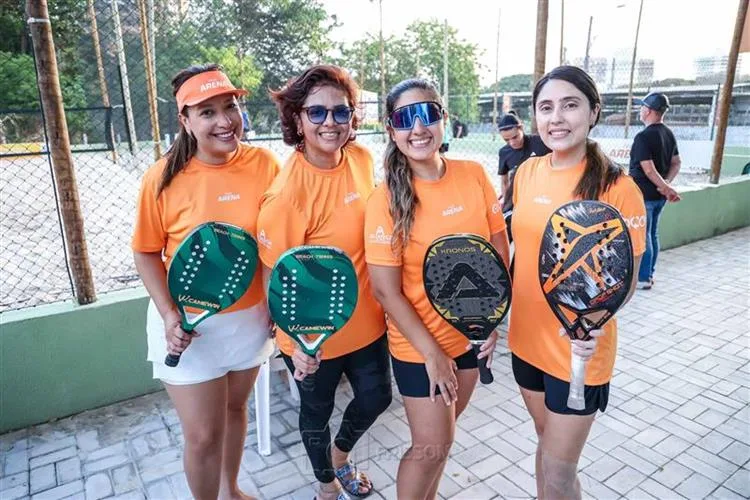 Ayo Arena realiza torneio de vôlei e beach tennis em sábado de sol
