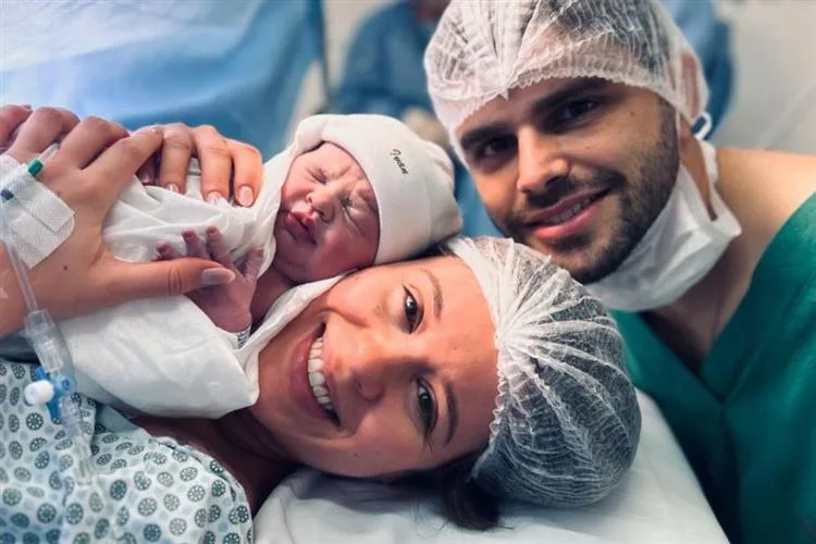 Nasce Ivan, terceiro filho de Isabela Franklin e Ivan Bezerra Neto