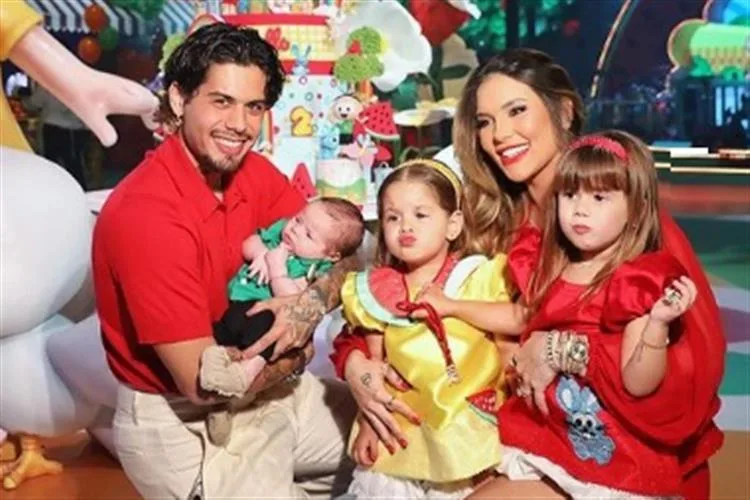 Virginia e Zé Felipe reúnem família em festa de aniversário de 2 anos de Maria Flor