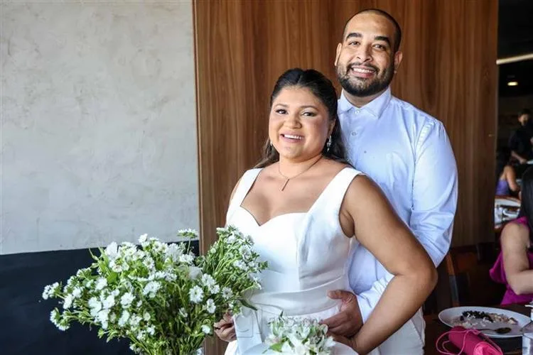 Glau Santos e Igor Bezerra tornam-se marido e mulher e celebram com familiares e amigos