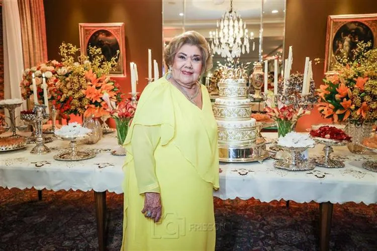 Consuelo Dias Branco comemora 90 primaveras ao lado da família e dos amigos