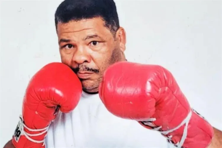 Morre o boxeador Maguila aos 66 anos