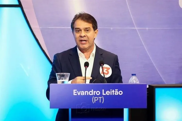 Evandro Leitão é ameaçado de morte por aliado de André Fernandes