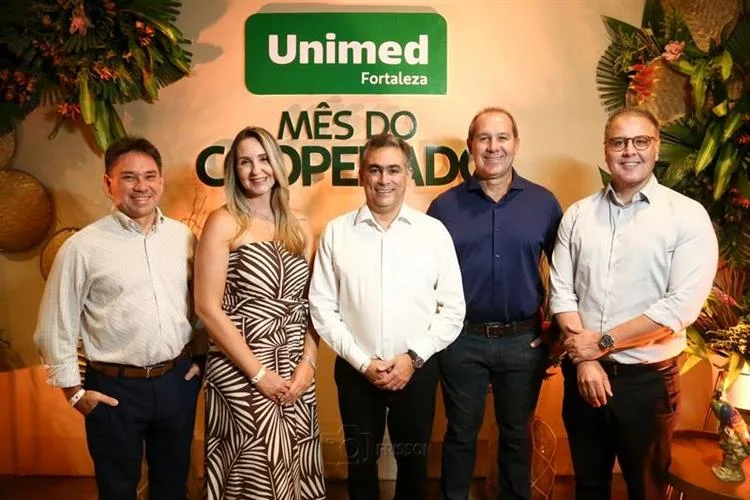 Unimed Fortaleza lança livro histórico em noite de reverência a artistas cearenses