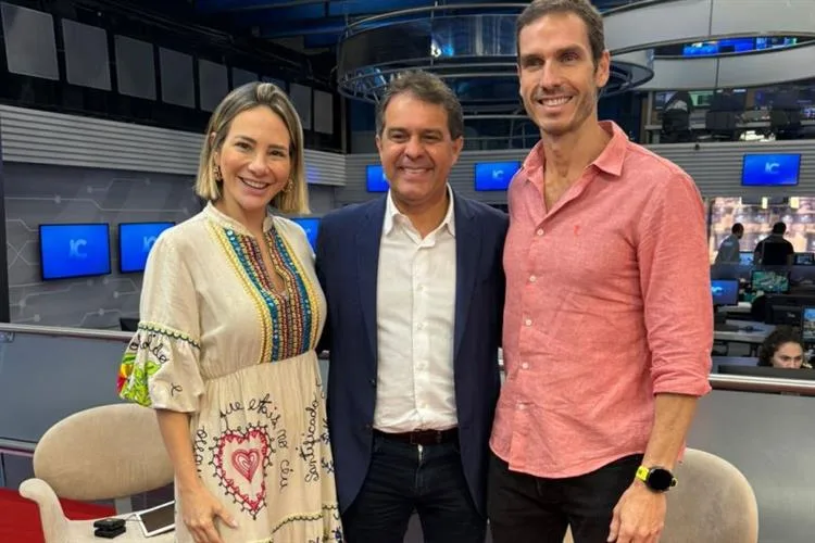 Evandro Leitão é recebido com tapete vermelho em primeira visita ao Grupo Cidade após ser eleito