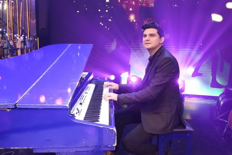 Paulo Rodrigo entre as atrações confirmadas na festa dos 20 anos do programa Espaço VIP