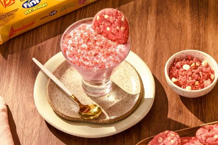 Casas Bauducco inovam com a Sobremesa Bauducco Cookies Fini dentadura