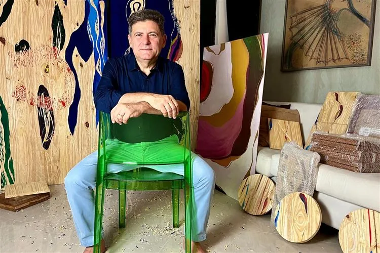 Artista visual Ivan Guimarães lança nova exposição: "Há Mar!"