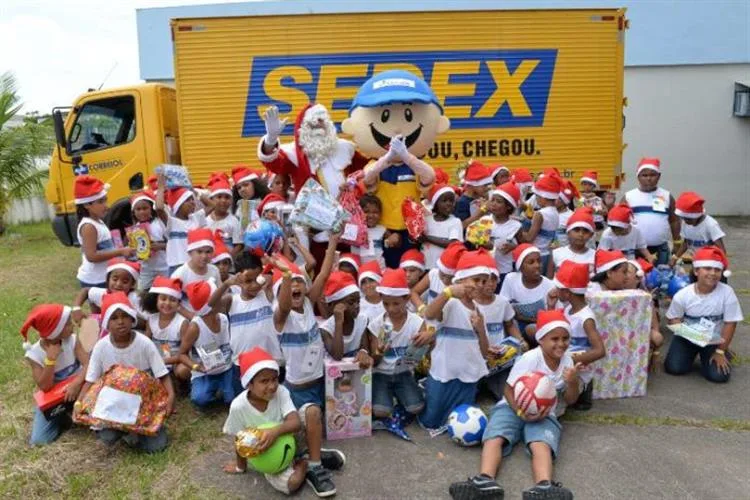 Lançamento da campanha "Papai Noel dos Correios 2024" enaltece solidariedade em Fortaleza