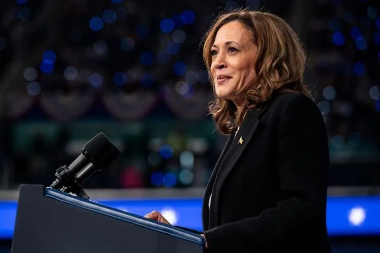 Kamala Harris reconhece derrota, telefona para Trump e pede que apoiadores aceitem o resultado