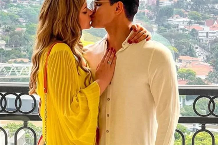 Maria Cavalcante, filha de Tom Cavalcante, anuncia noivado com Cristiano Deyvid