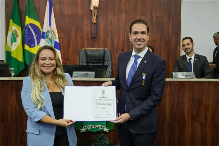 Câmara outorga a Medalha Boticário Ferreira ao dep. federal Eduardo Bismarck