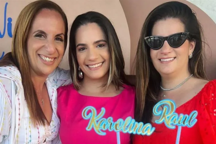 Karolina Cardoso brinda a nova idade na Taíba
