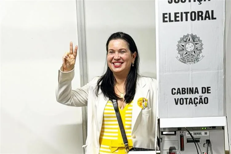 Christiane Leitão vence eleição para a Presidência da OAB-CE
