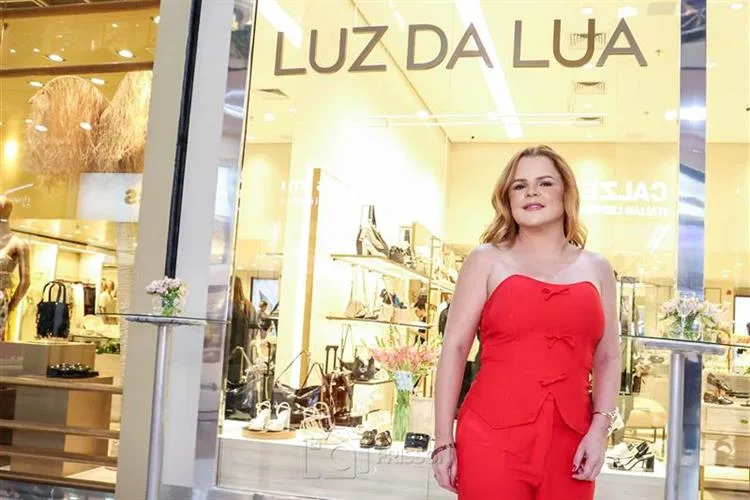 Luz da Lua inaugura loja no Iguatemi Bosque e apresenta coleção Primavera Verão Wide Awake