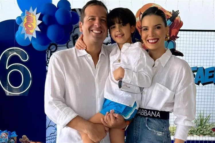 Nathália e Rodrigo Ponte festejam os seis anos do filho Rafa